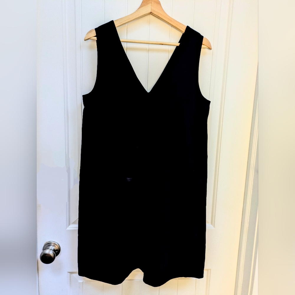 Elegant Black Sleeveless Dress